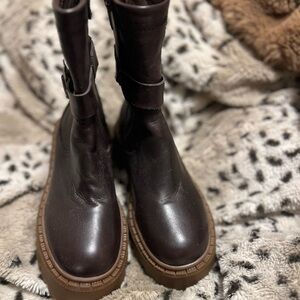 Brand new size 6 Steve Madden chunky ankle boots 
no tag 
no box